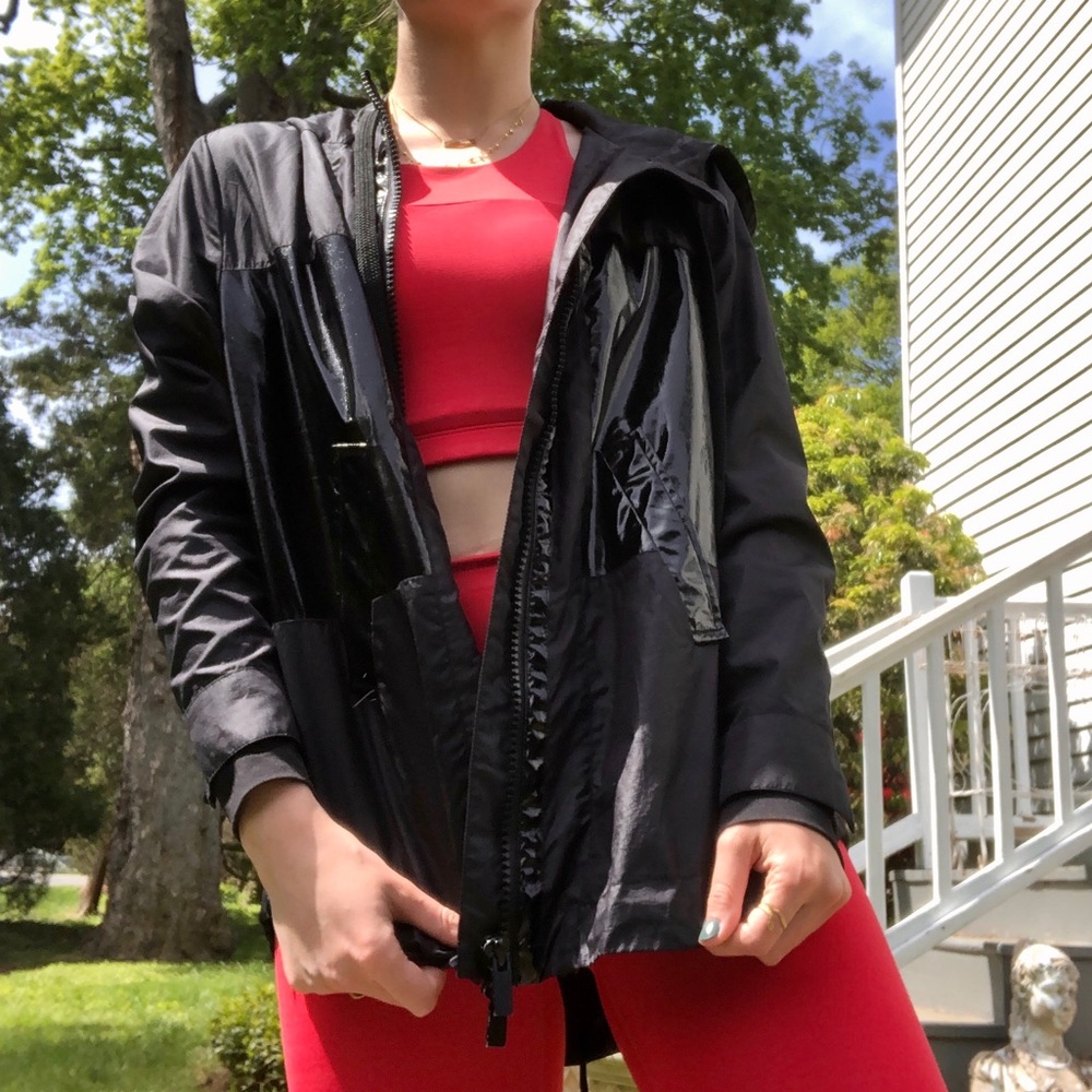 INDUSTRY WINDBREAKER